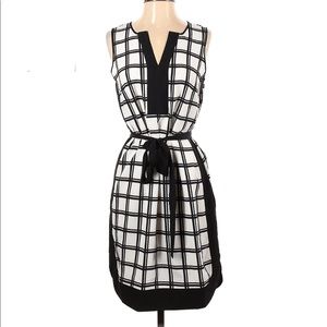 Ann Taylor Black & White Print Sleeveless Shift Dress Medium